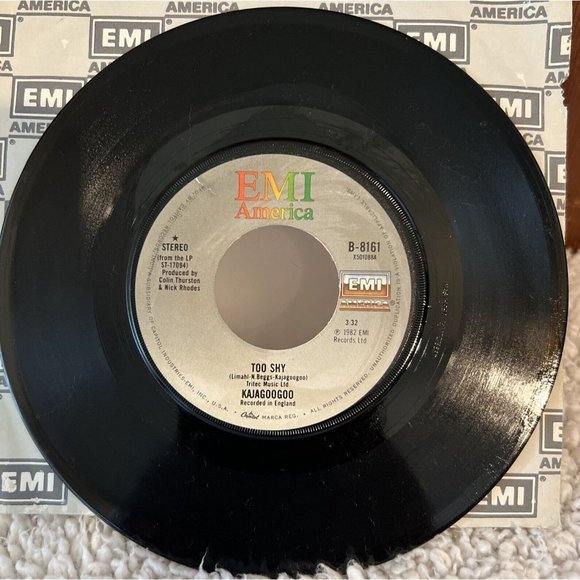 KAJAGOOGOO Too Shy and Take Another View 45 RPM 7" Vinyl on Emi America - Picture 3 of 4
